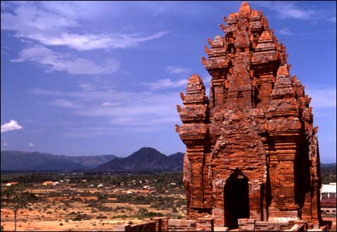 Ai là người Champa vô báo danh nha